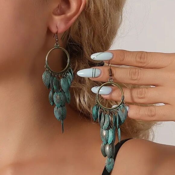 ✨ 🆕 ✨ Bohemian Turquoise & Bronze Leaf Dangle Earrings Antique Finish✨ - Picture 1 of 10